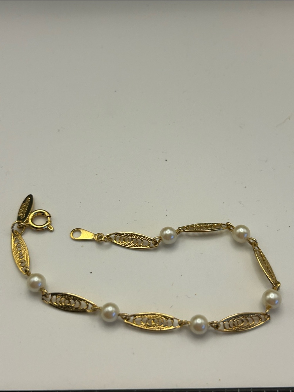 Sarah Coventry Gold-Tone Bracelet with White Pearls